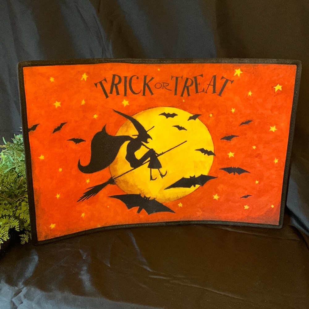 Dan DiPaolo 2004 HALLOWEEN Trick or Treat witch and bat door mat